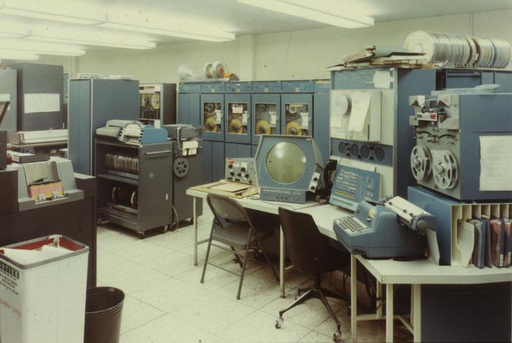 РњРёРЅРё-РєРѕРјРїСЊСЋС‚РµСЂ PDP-1, 1960 Рі.